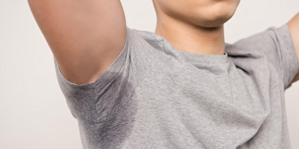 כיצד עובדת חולצה מנדפת זיעה