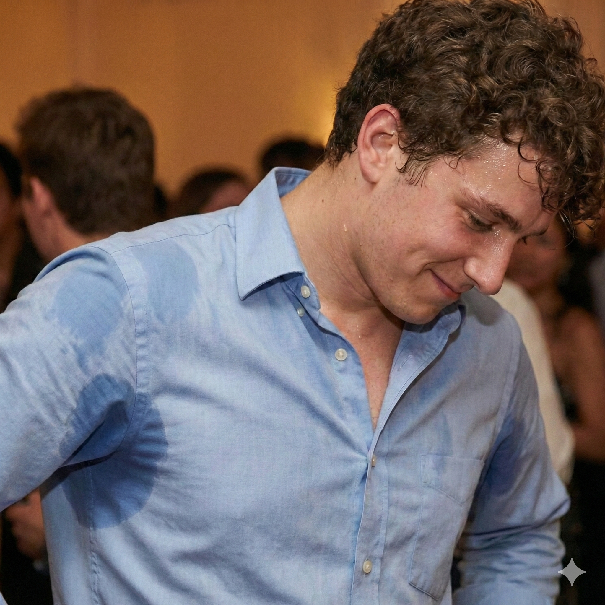 למה אנשים מתביישים לדבר על זה? המדריך המלא לפתרון בעיית הזיעה המביכה