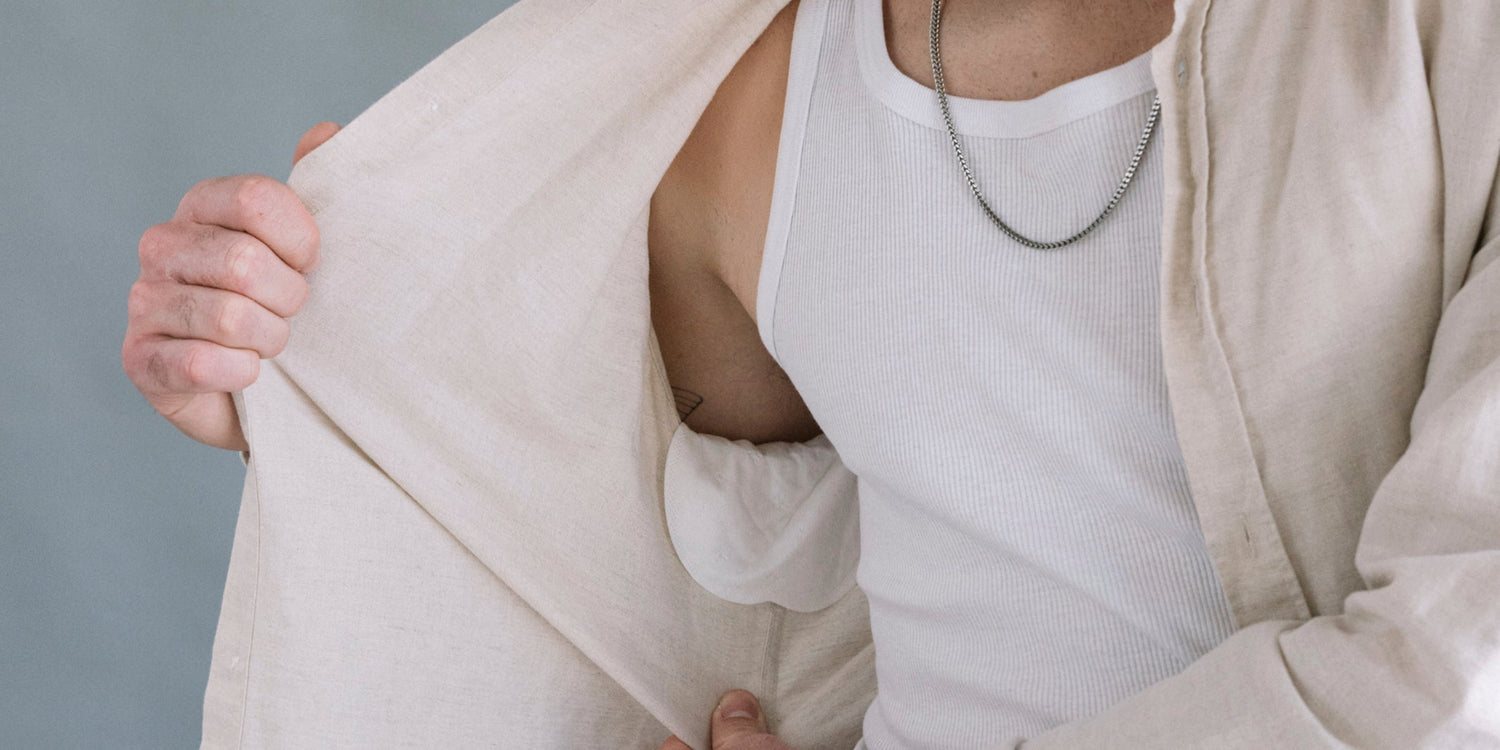 כתמים על חולצות בבית השחי