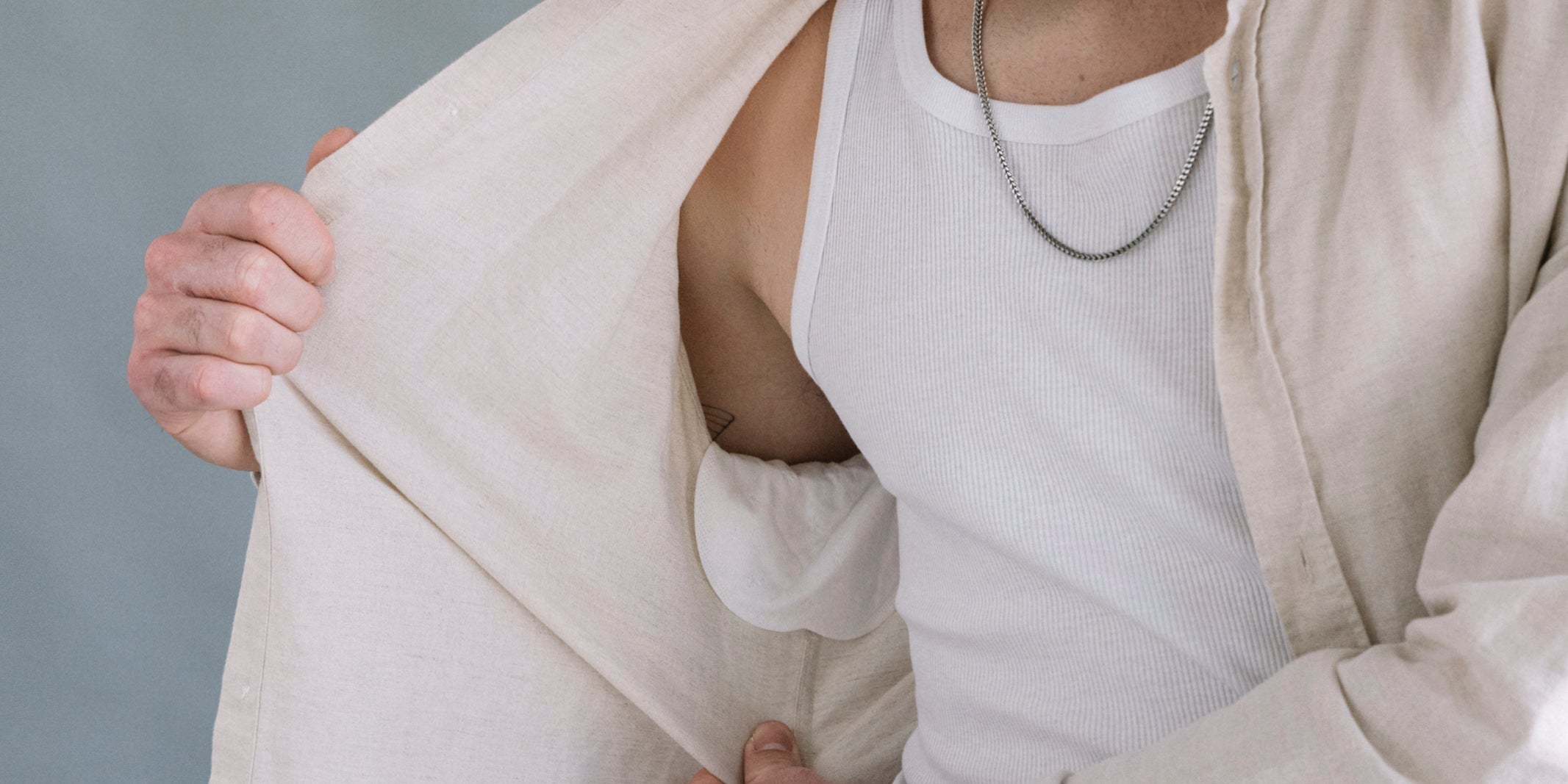 כתמים על חולצות בבית השחי